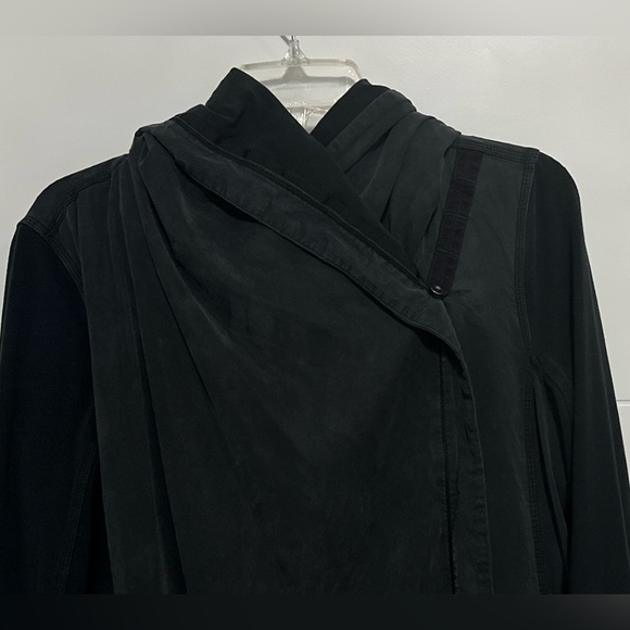 Lululemon Women’s Blissed Out Wrap - Picture 3 of 12